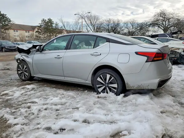 1N4BL4DV7MN389957 2021 NISSAN ALTIMA - Image 2