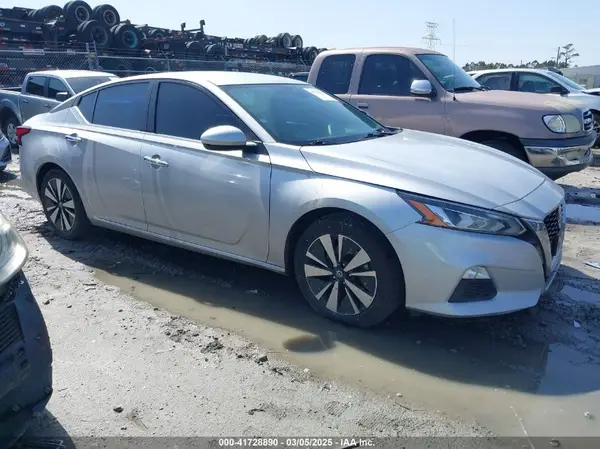 1N4BL4DV7NN301748 2022 NISSAN ALTIMA - Image 1