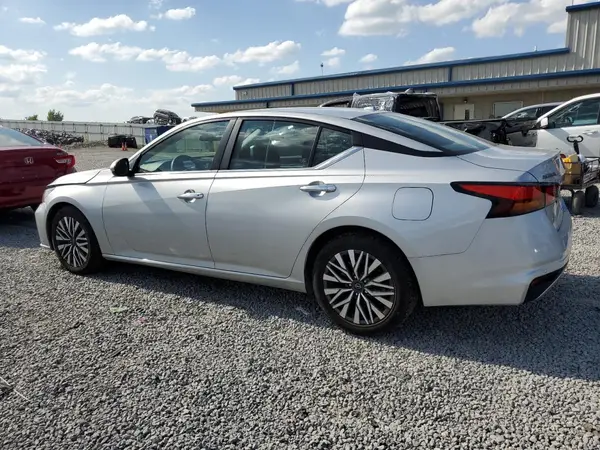 1N4BL4DV7PN315975 2023 NISSAN ALTIMA - Image 2
