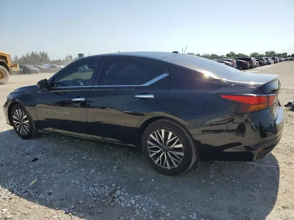 1N4BL4DV7PN347972 2023 NISSAN ALTIMA - Image 2