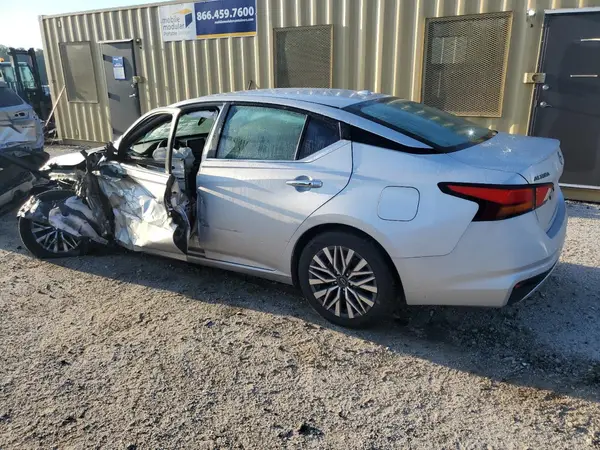 1N4BL4DV7PN351312 2023 NISSAN ALTIMA - Image 2