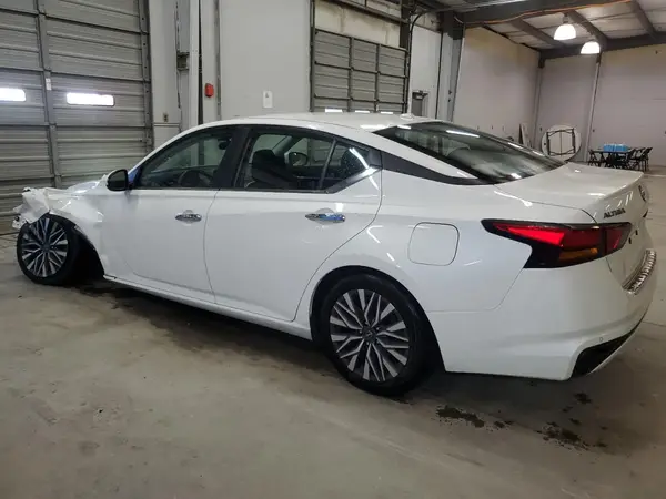 1N4BL4DV7PN422217 2023 NISSAN ALTIMA - Image 2