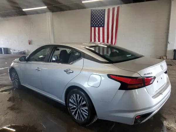 1N4BL4DV7RN304090 2024 NISSAN ALTIMA - Image 2