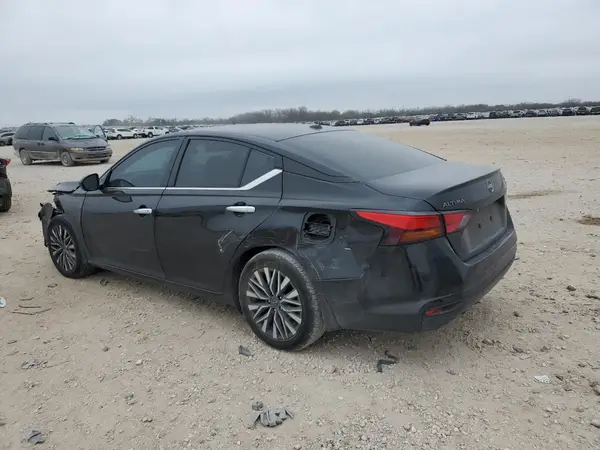 1N4BL4DV7RN315929 2024 NISSAN ALTIMA - Image 2