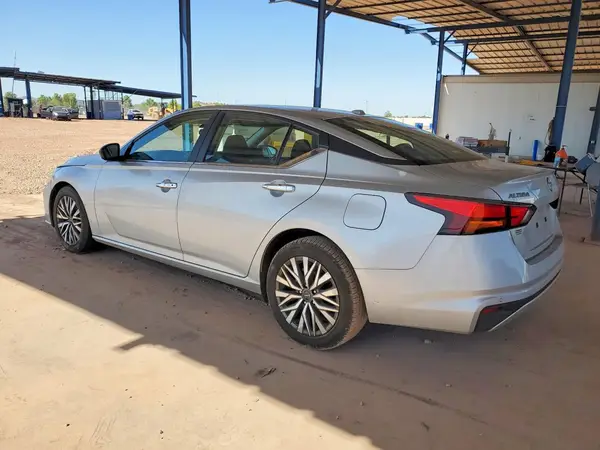 1N4BL4DV7RN325845 2024 NISSAN ALTIMA - Image 2