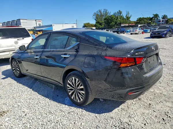 1N4BL4DV7RN327420 2024 NISSAN ALTIMA - Image 2