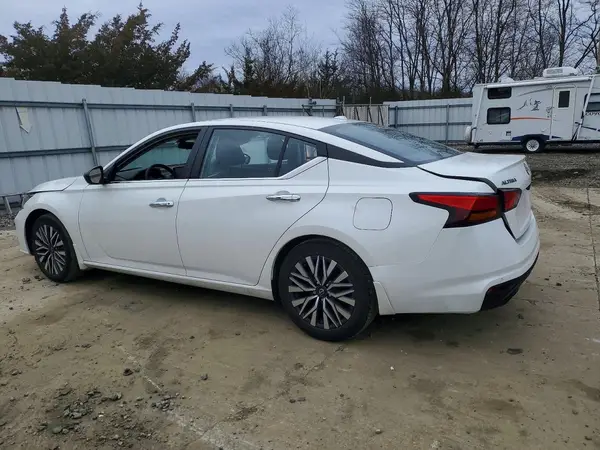 1N4BL4DV7RN327997 2024 NISSAN ALTIMA - Image 2