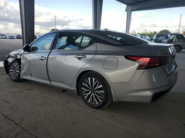 1N4BL4DV7RN330737 2024 NISSAN ALTIMA - Image 2
