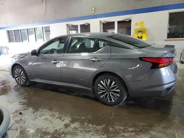 1N4BL4DV7RN334433 2024 NISSAN ALTIMA - Image 2