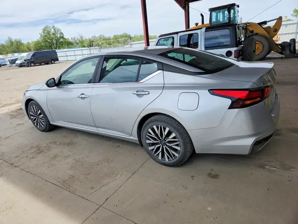 1N4BL4DV7RN341396 2024 NISSAN ALTIMA - Image 2