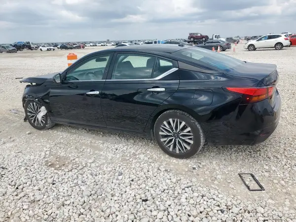 1N4BL4DV7RN343553 2024 NISSAN ALTIMA - Image 2