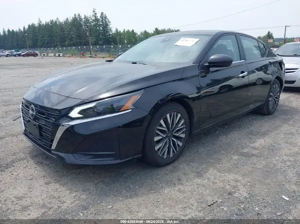 1N4BL4DV7RN348171 2024 NISSAN ALTIMA - Image 2