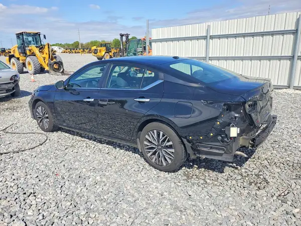 1N4BL4DV7RN349000 2024 NISSAN ALTIMA - Image 2