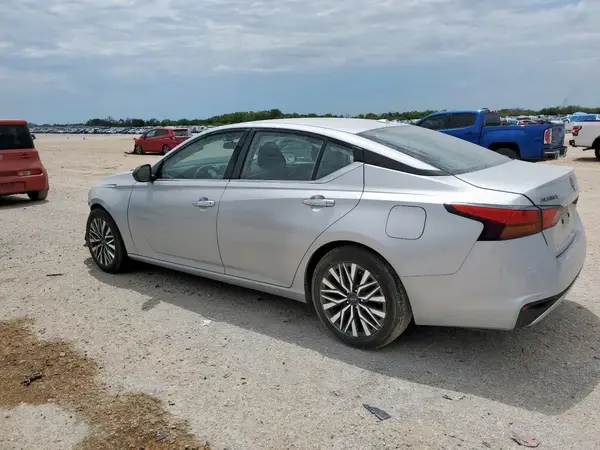 1N4BL4DV7RN360725 2024 NISSAN ALTIMA - Image 2