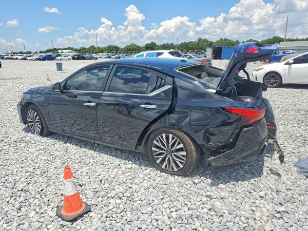 1N4BL4DV7RN365214 2024 NISSAN ALTIMA - Image 2