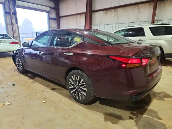 1N4BL4DV7RN366637 2024 NISSAN ALTIMA - Image 2