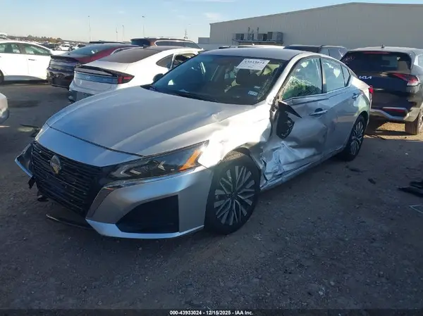 1N4BL4DV7RN369022 2024 NISSAN ALTIMA - Image 2
