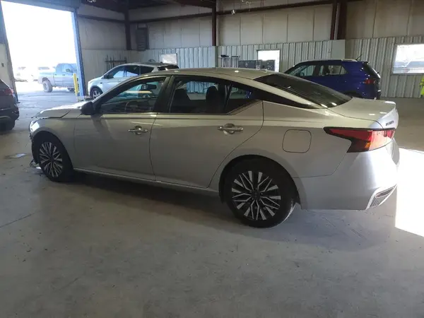 1N4BL4DV7RN375418 2024 NISSAN ALTIMA - Image 2