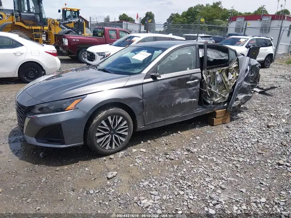 1N4BL4DV7RN379873 2024 NISSAN ALTIMA - Image 2