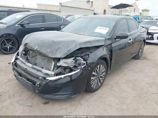 1N4BL4DV7RN390260 2024 NISSAN ALTIMA - Image 2