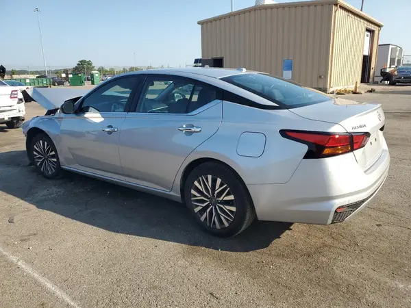 1N4BL4DV7RN390789 2024 NISSAN ALTIMA - Image 2