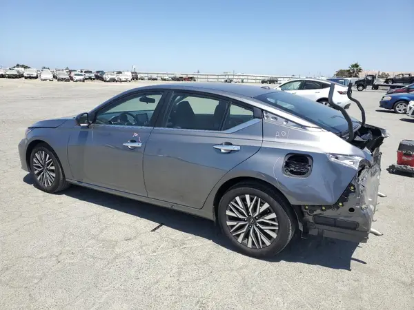 1N4BL4DV7RN393756 2024 NISSAN ALTIMA - Image 2