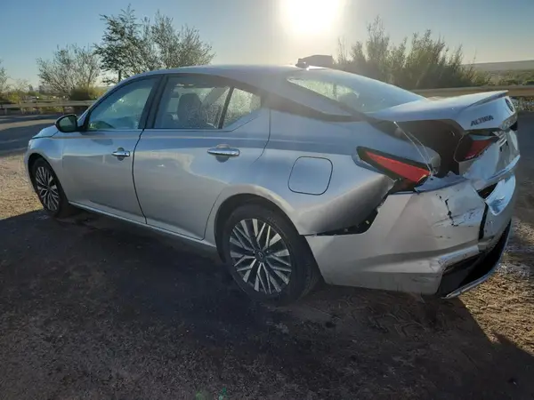 1N4BL4DV7RN398097 2024 NISSAN ALTIMA - Image 2