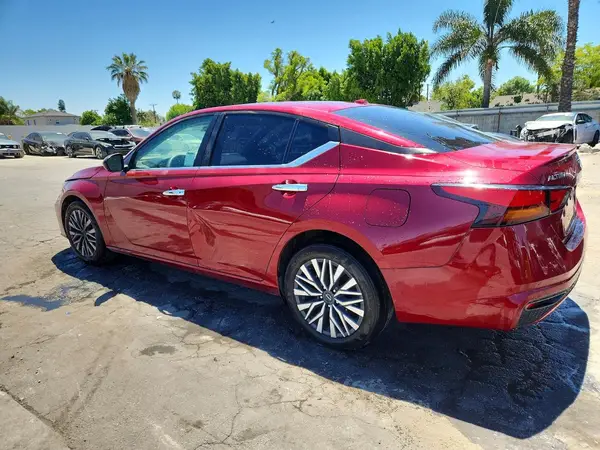1N4BL4DV7RN398505 2024 NISSAN ALTIMA - Image 2