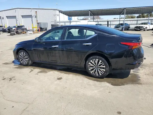 1N4BL4DV7RN399640 2024 NISSAN ALTIMA - Image 2
