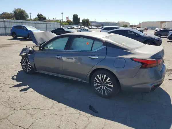 1N4BL4DV7RN402150 2024 NISSAN ALTIMA - Image 2