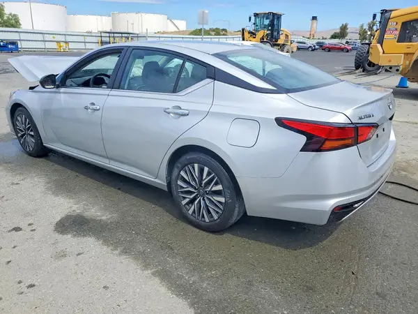 1N4BL4DV7RN410121 2024 NISSAN ALTIMA - Image 2