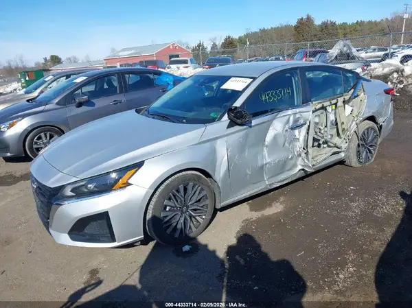 1N4BL4DV7RN422821 2024 NISSAN ALTIMA - Image 2
