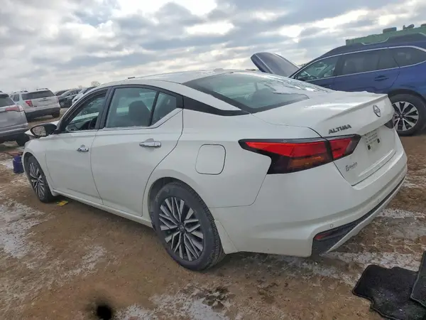 1N4BL4DV7RN426268 2024 NISSAN ALTIMA - Image 2