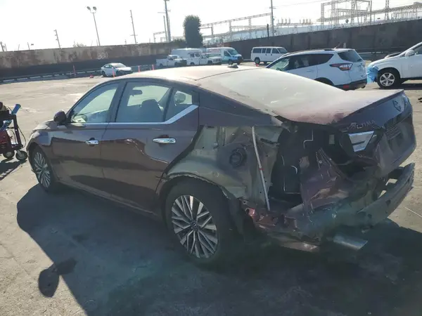 1N4BL4DV7RN426836 2024 NISSAN ALTIMA - Image 2
