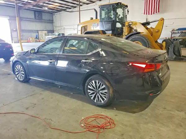 1N4BL4DV7RN428702 2024 NISSAN ALTIMA - Image 2