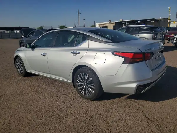 1N4BL4DV7RN429378 2024 NISSAN ALTIMA - Image 2