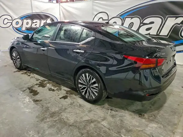 1N4BL4DV7SN303902 2025 NISSAN ALTIMA - Image 2