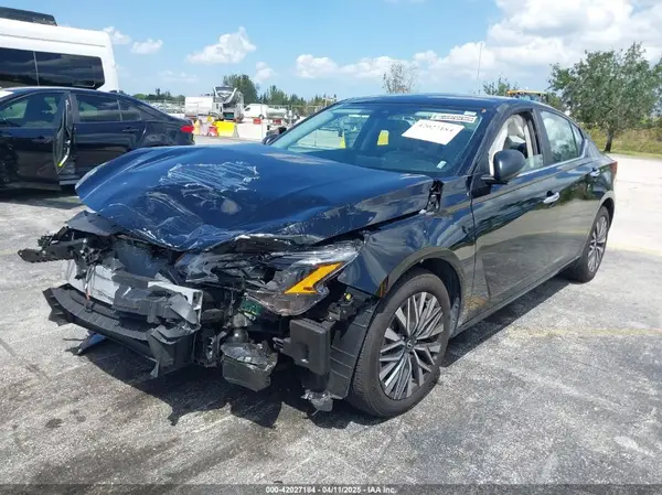 1N4BL4DV7SN306282 2025 NISSAN ALTIMA - Image 2