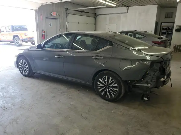 1N4BL4DV7SN321137 2025 NISSAN ALTIMA - Image 2