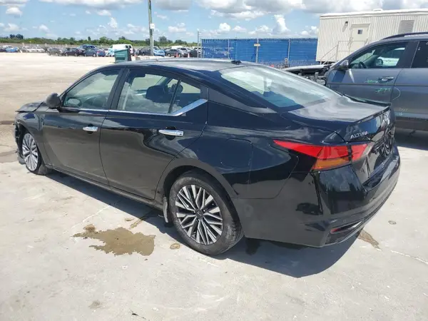 1N4BL4DV7SN323373 2025 NISSAN ALTIMA - Image 2