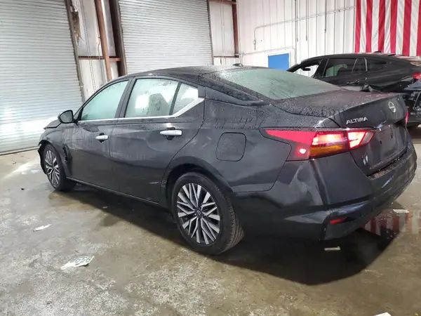 1N4BL4DV7SN350251 2025 NISSAN ALTIMA - Image 2