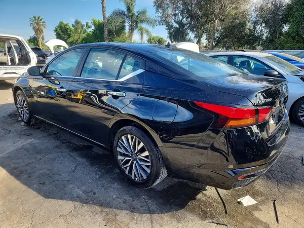 1N4BL4DV7SN351173 2025 NISSAN ALTIMA - Image 2