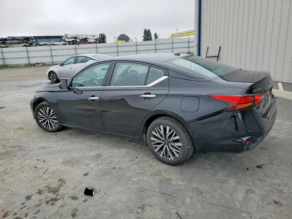 1N4BL4DV7SN351660 2025 NISSAN ALTIMA - Image 2