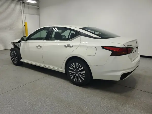 1N4BL4DV7SN353523 2025 NISSAN ALTIMA - Image 2