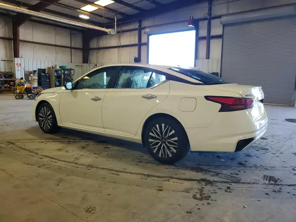 1N4BL4DV7SN353635 2025 NISSAN ALTIMA - Image 2