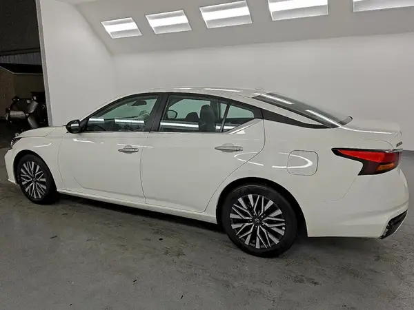 1N4BL4DV7SN354753 2025 NISSAN ALTIMA - Image 2