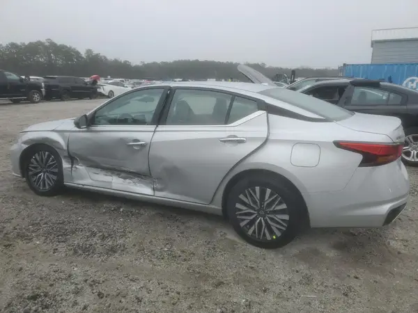 1N4BL4DV7SN357989 2025 NISSAN ALTIMA - Image 2
