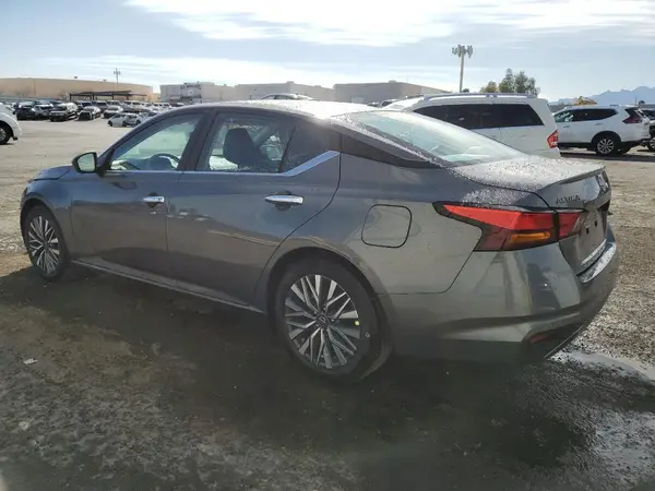1N4BL4DV7SN360648 2025 NISSAN ALTIMA - Image 2