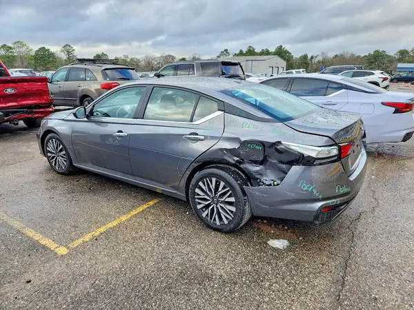 1N4BL4DV7SN361735 2025 NISSAN ALTIMA - Image 2