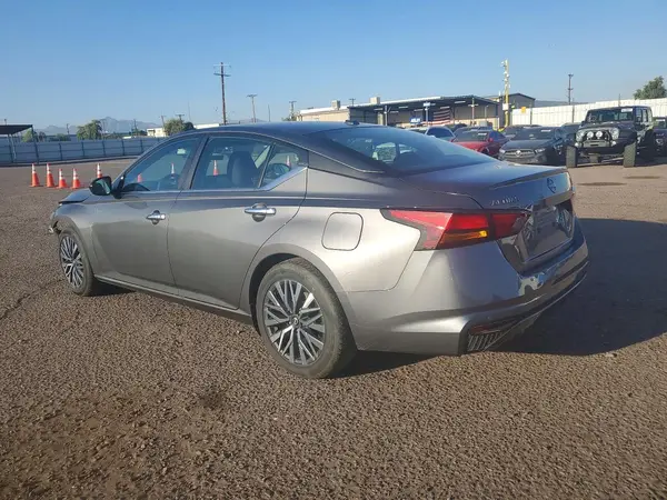 1N4BL4DV7SN365817 2025 NISSAN ALTIMA - Image 2